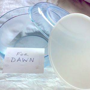 Tupperware large punch/serving bowl with lids